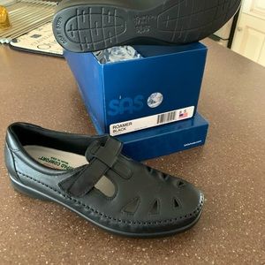 SAS black roamed shoes.